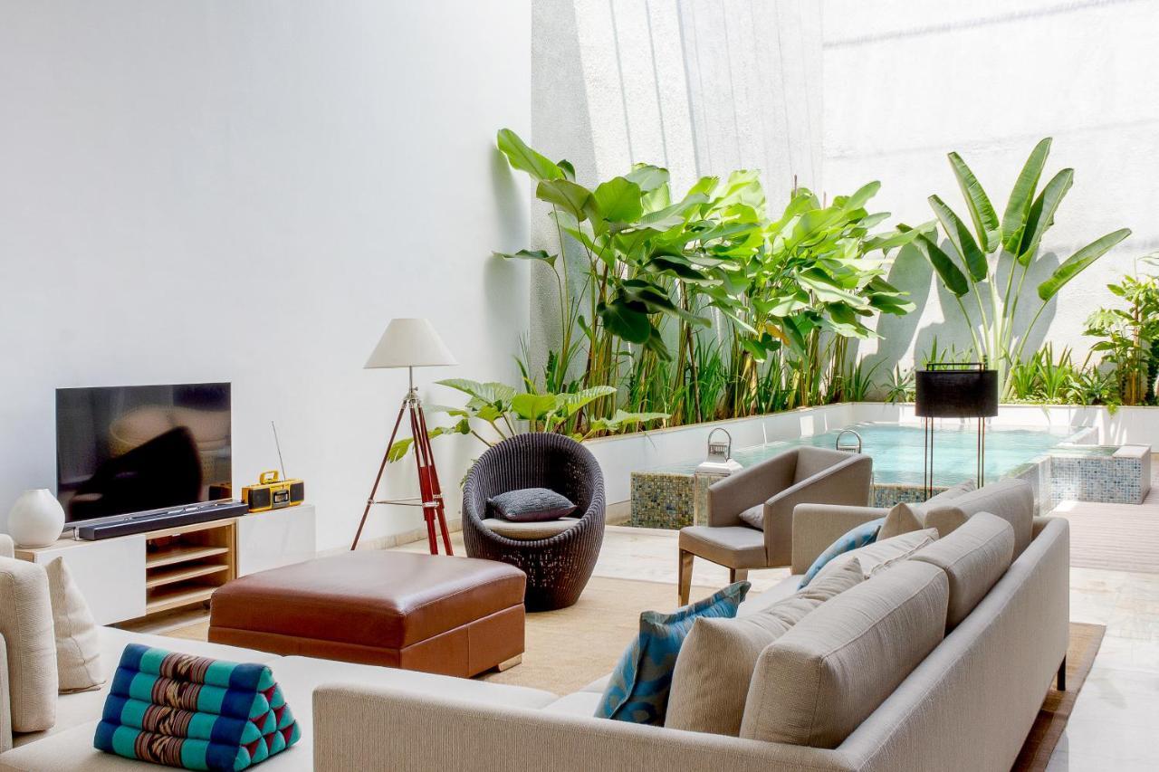 Luxury 4-Bedroom West Jakarta House - Villa 48 * Jakarta